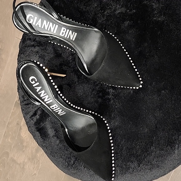 Shoes - Picture 2 of 6